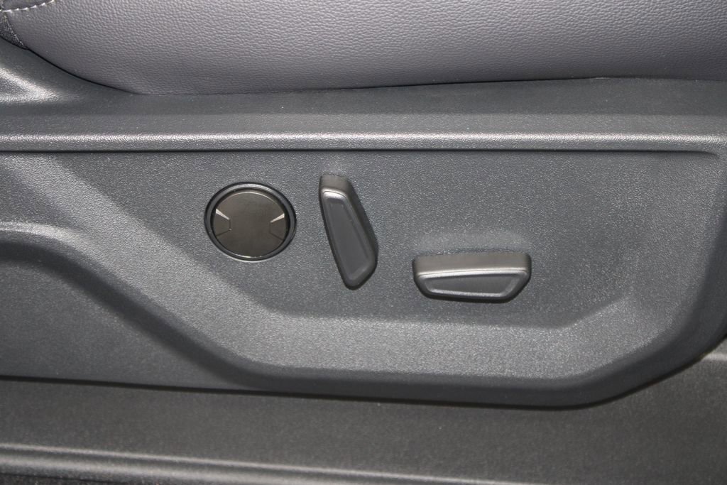 New 2025 Ford F150 XLT w/ Equipment Group 303A High image 26