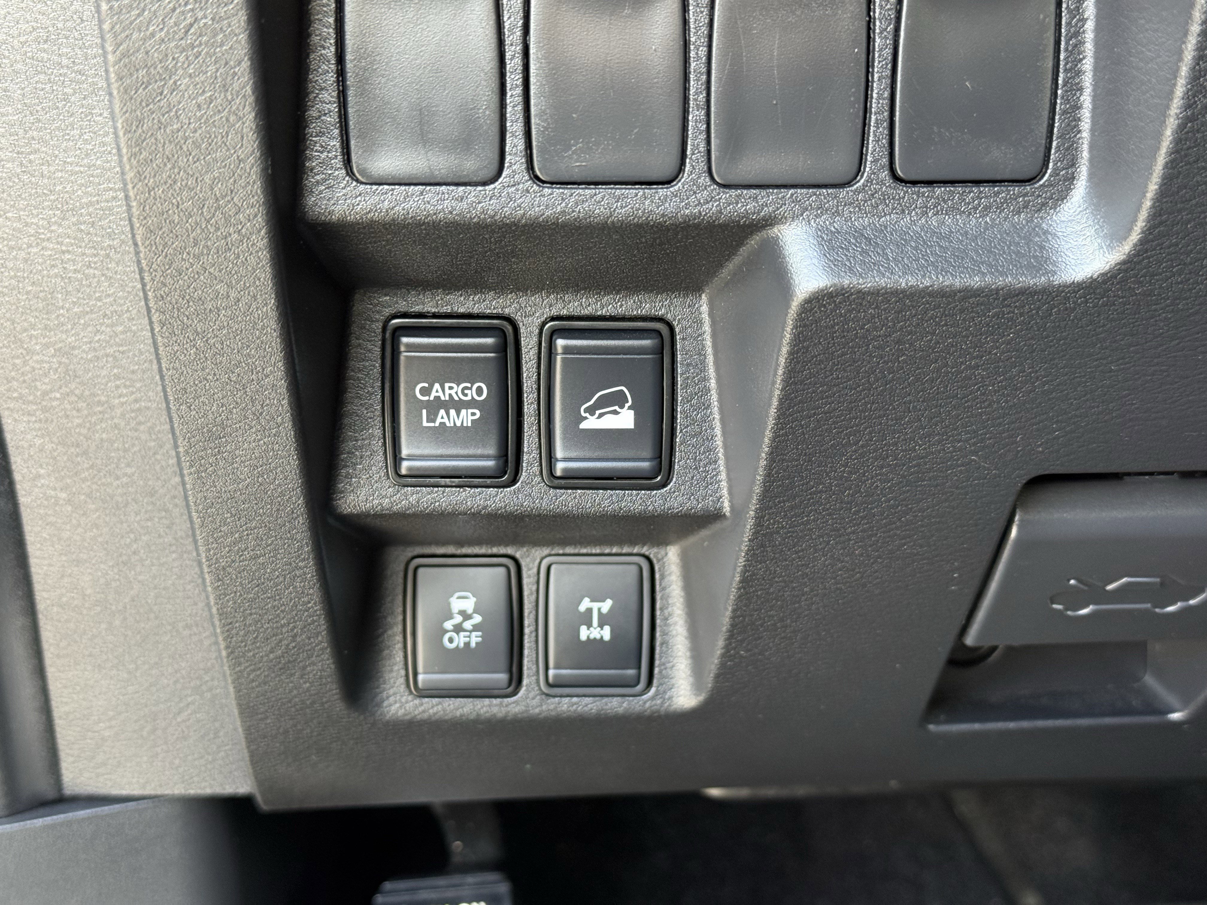 Used 2024 Nissan Frontier PRO-4X image 25