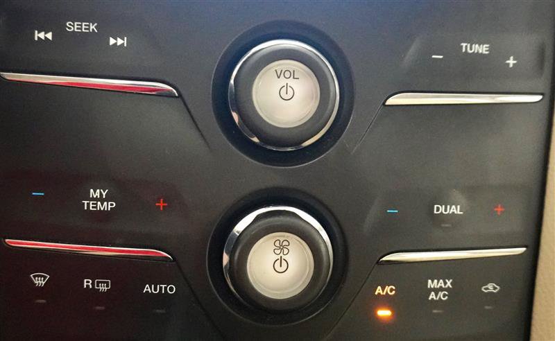 Used 2016 Ford Taurus Limited FWD image 19