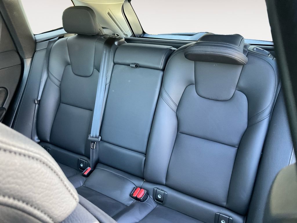 Certified 2023 Volvo XC60 B5 Plus w/ Protection Package Premier image 13