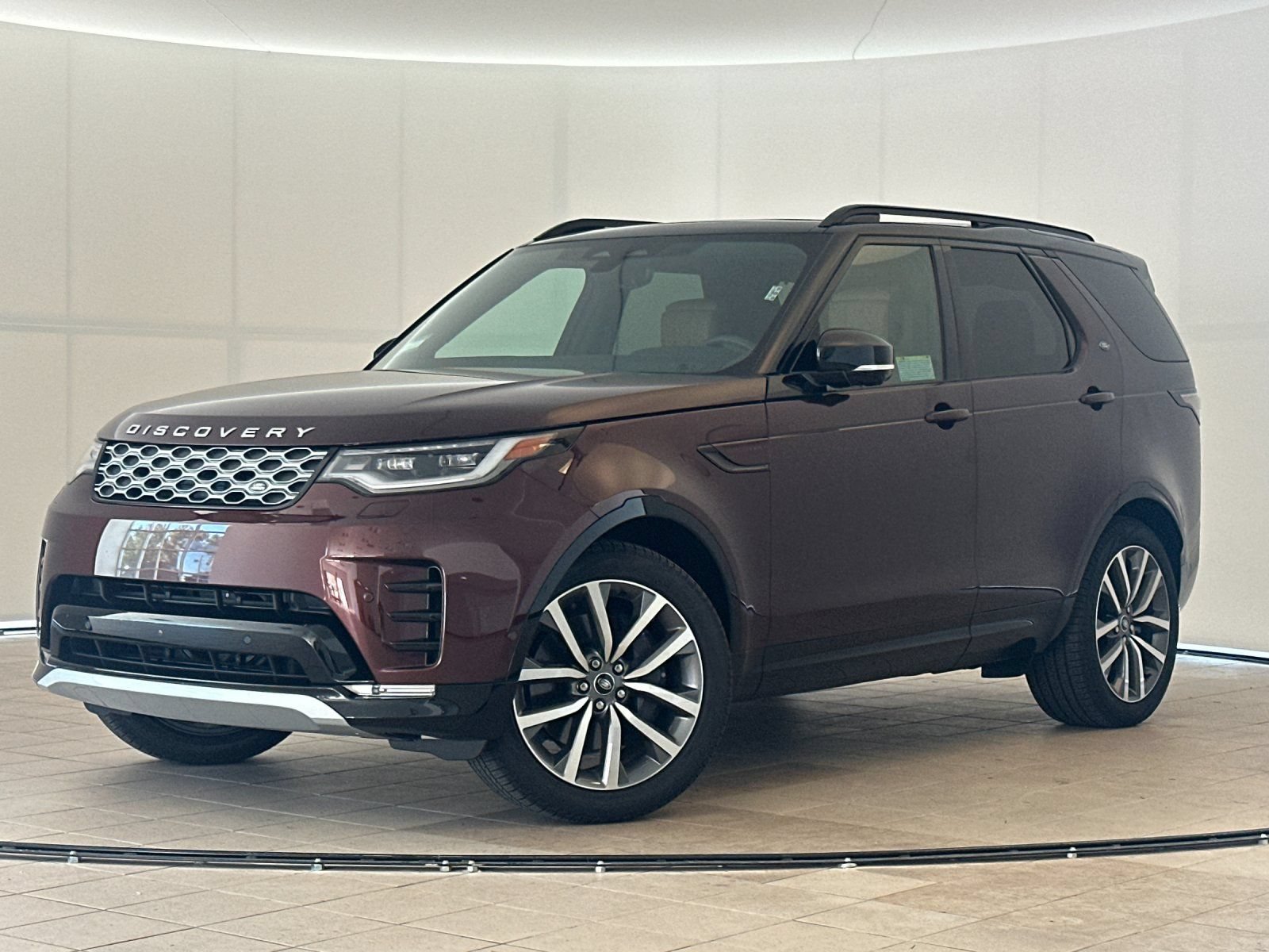 Used 2026 Land Rover Discovery Limited Edition AWD/4WD image 2