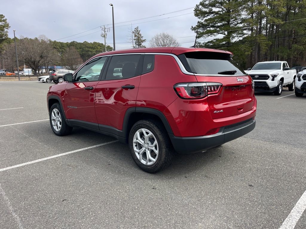 Used 2024 Jeep Compass Sport image 7