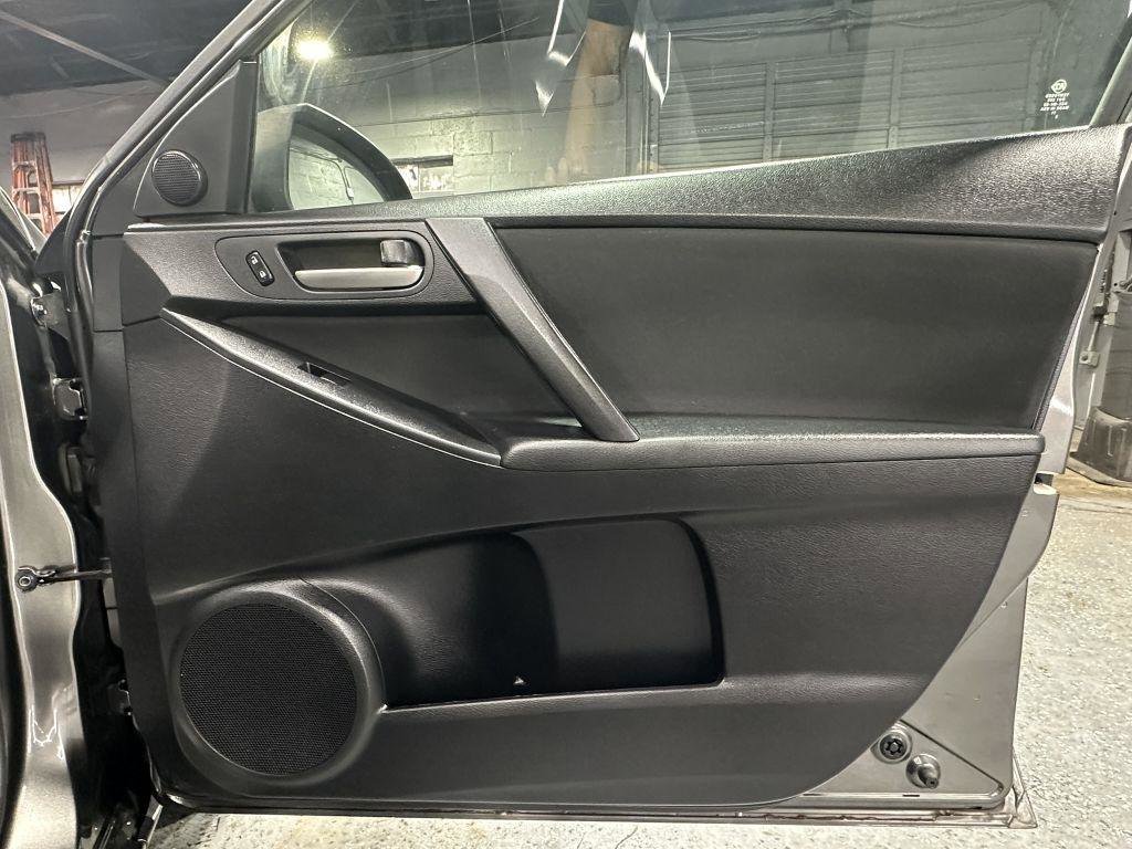 Used 2010 MAZDA MAZDA3 i Touring FWD image 29