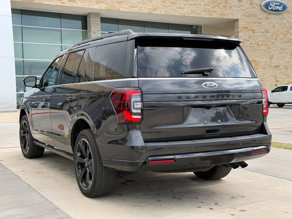 Used 2022 Ford Expedition Limited AWD/4WD image 10