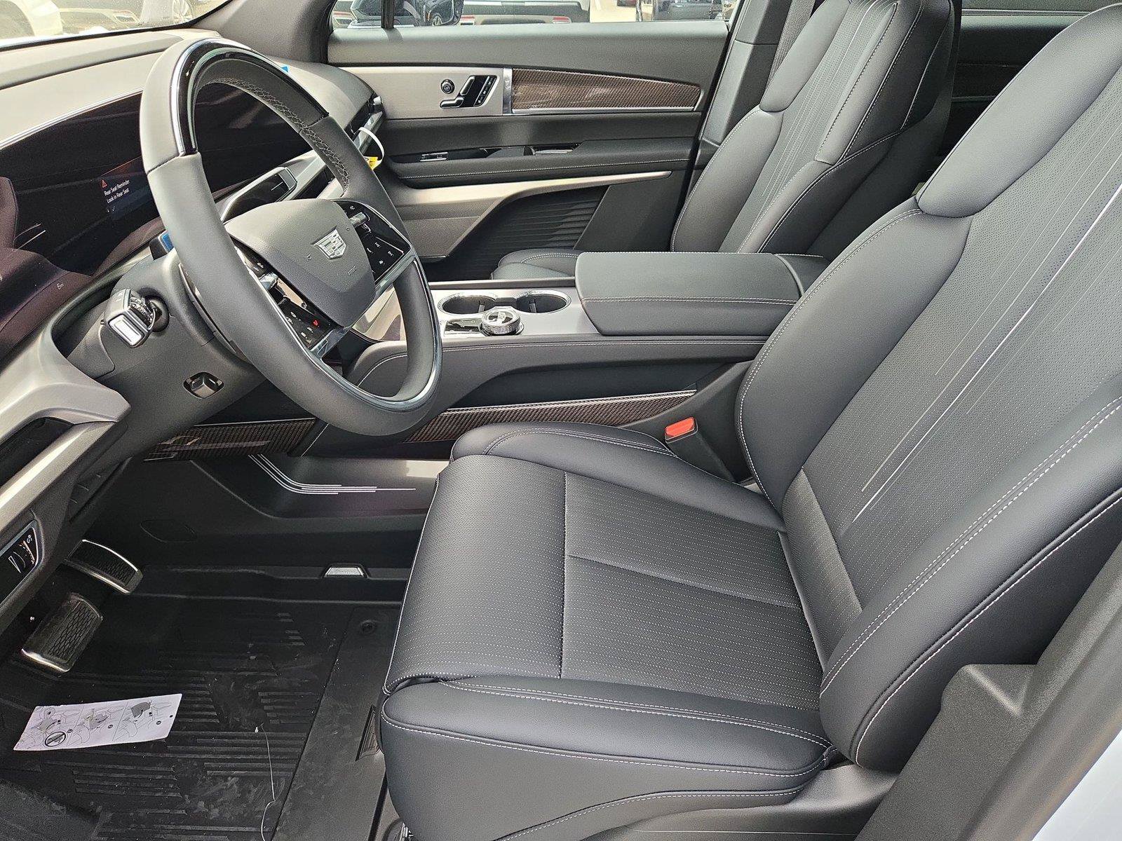New 2027 Cadillac Vistiq Sport w/ LPO, Floor Liner Package AWD/4WD image 27