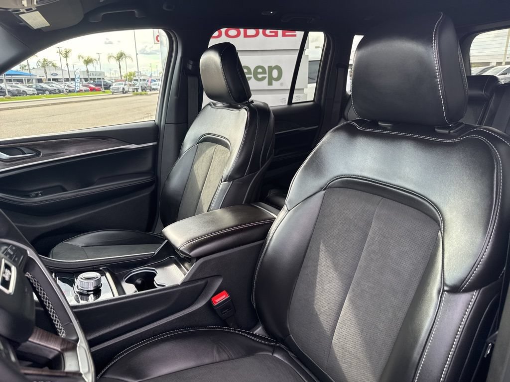 New 2026 Jeep Grand Cherokee Altitude AWD/4WD image 19