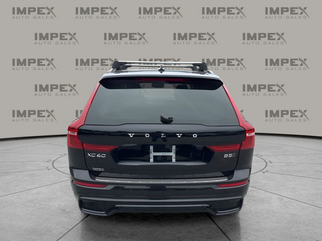 Used 2024 Volvo XC60 B5 Core AWD/4WD image 4