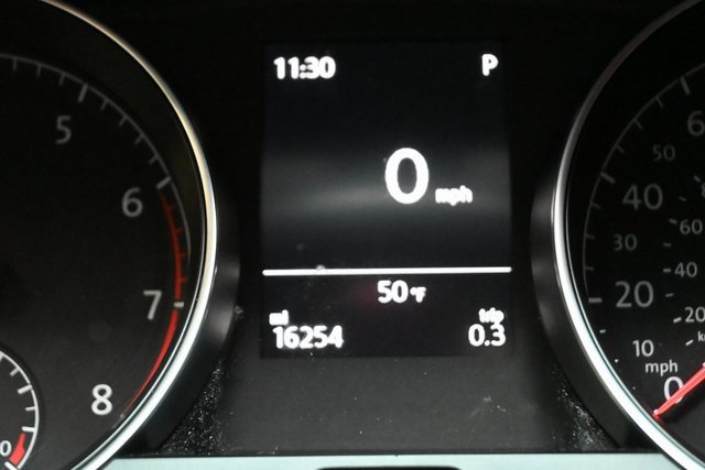 Used 2019 Volkswagen Golf Alltrack S image 11