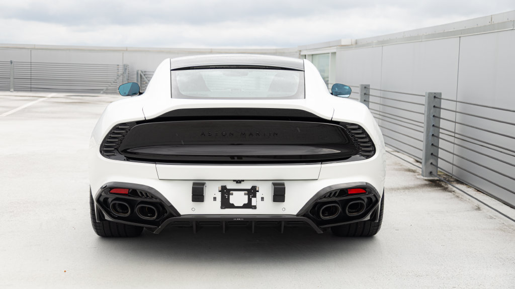 Used 2025 Aston Martin Vanquish RWD image 7