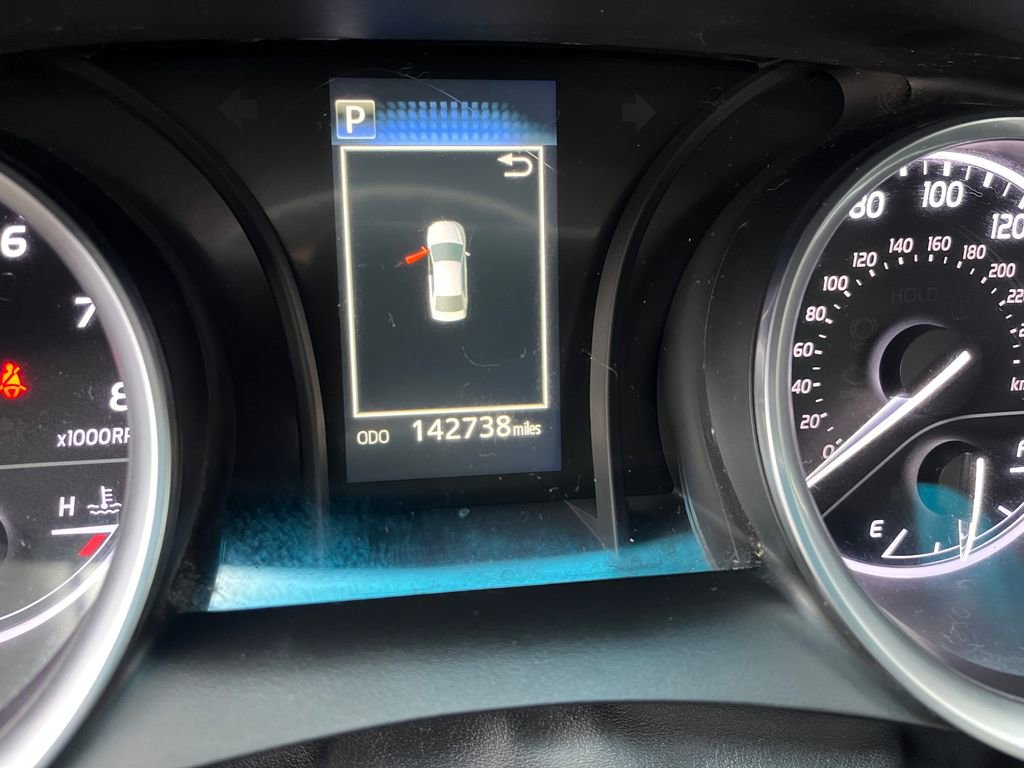 Used 2018 Toyota Camry LE image 30