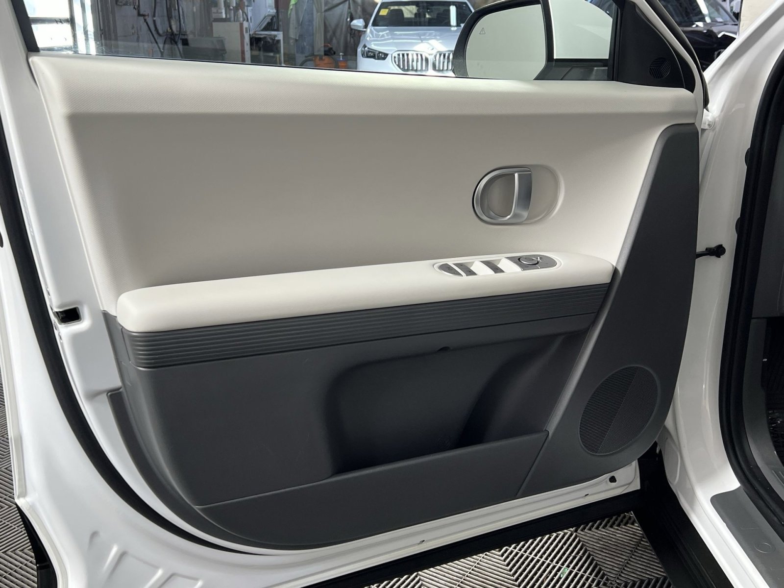 Used 2024 Hyundai Ioniq 5 SEL image 14