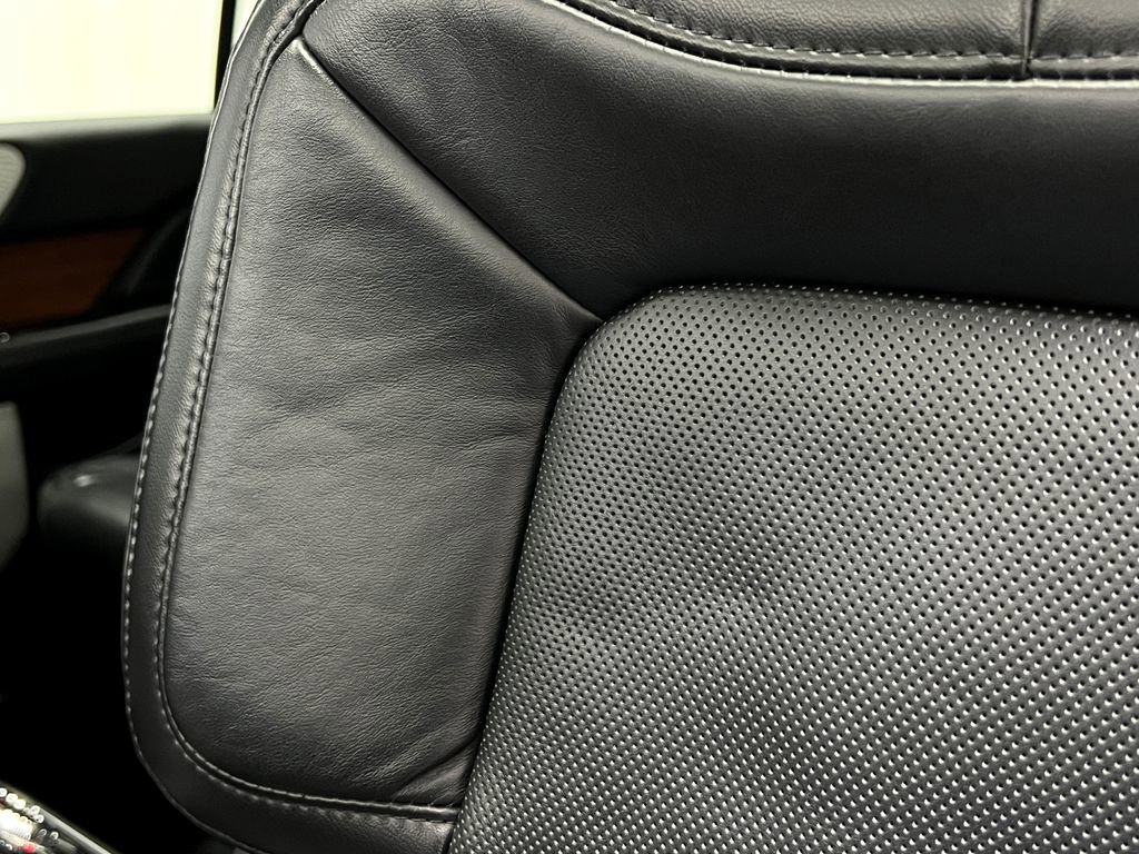 Used 2020 Lincoln Navigator Reserve w/ Luxury Package image 19
