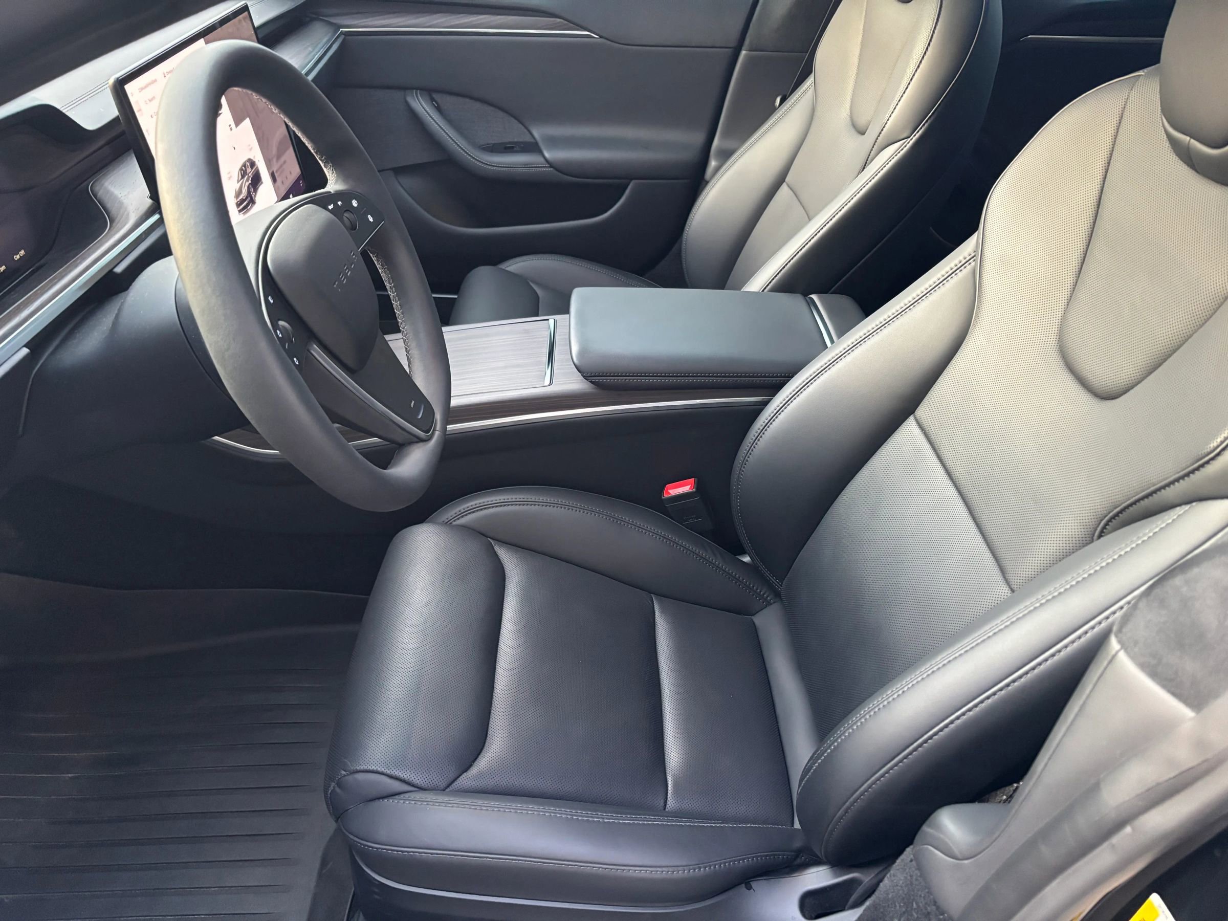 Used 2023 Tesla Model S Standard Range image 11