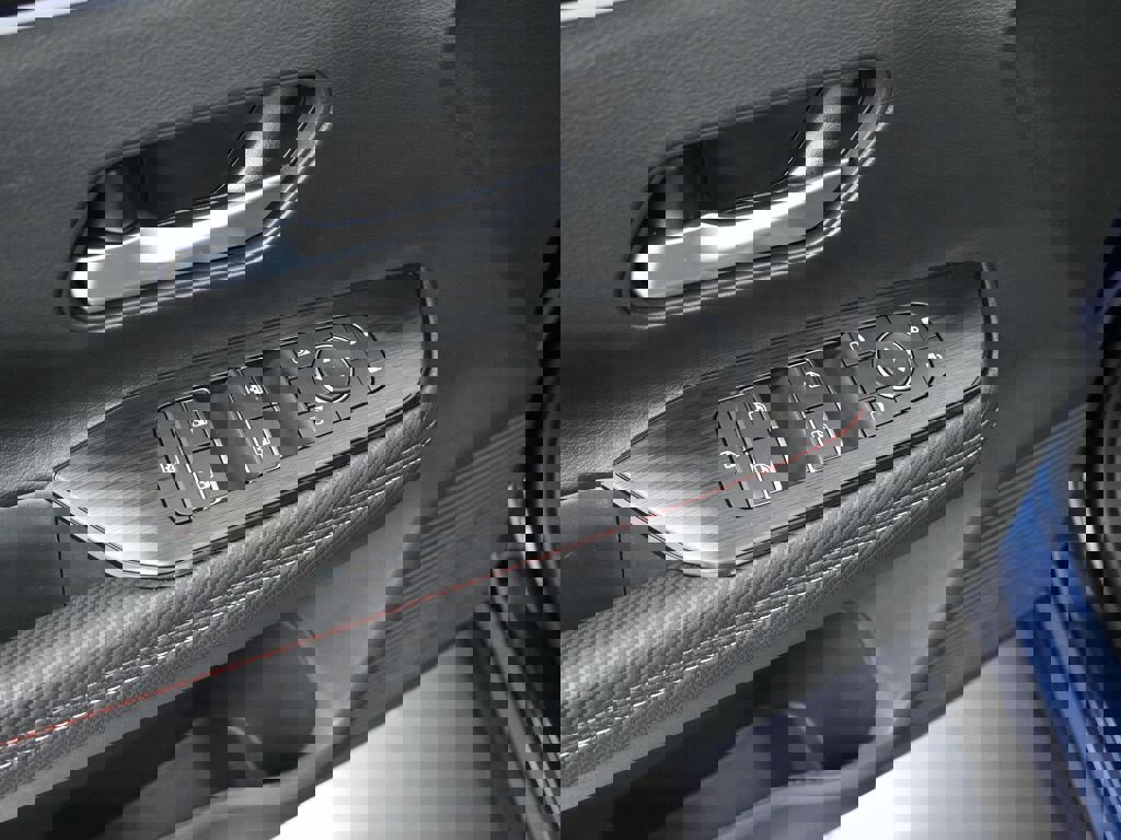 New 2026 Nissan Kicks SR image 11