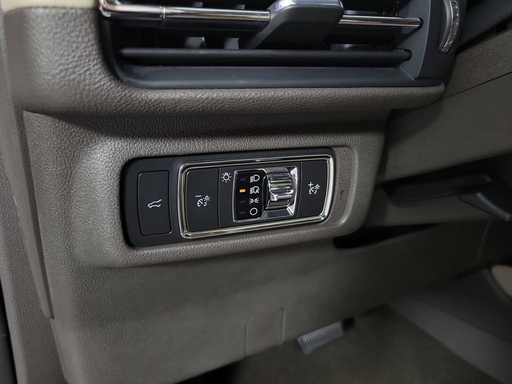 Certified 2021 Lincoln Corsair FWD w/ Convenience Package image 21