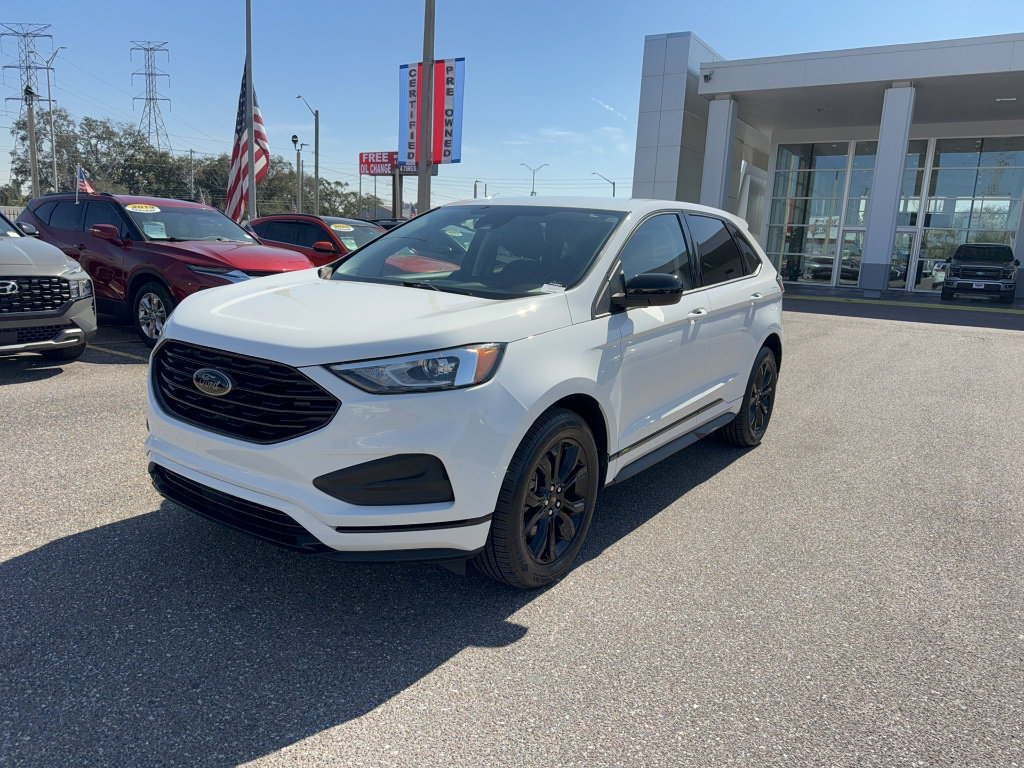 Certified 2022 Ford Edge SE w/ Black Appearance Package image 2