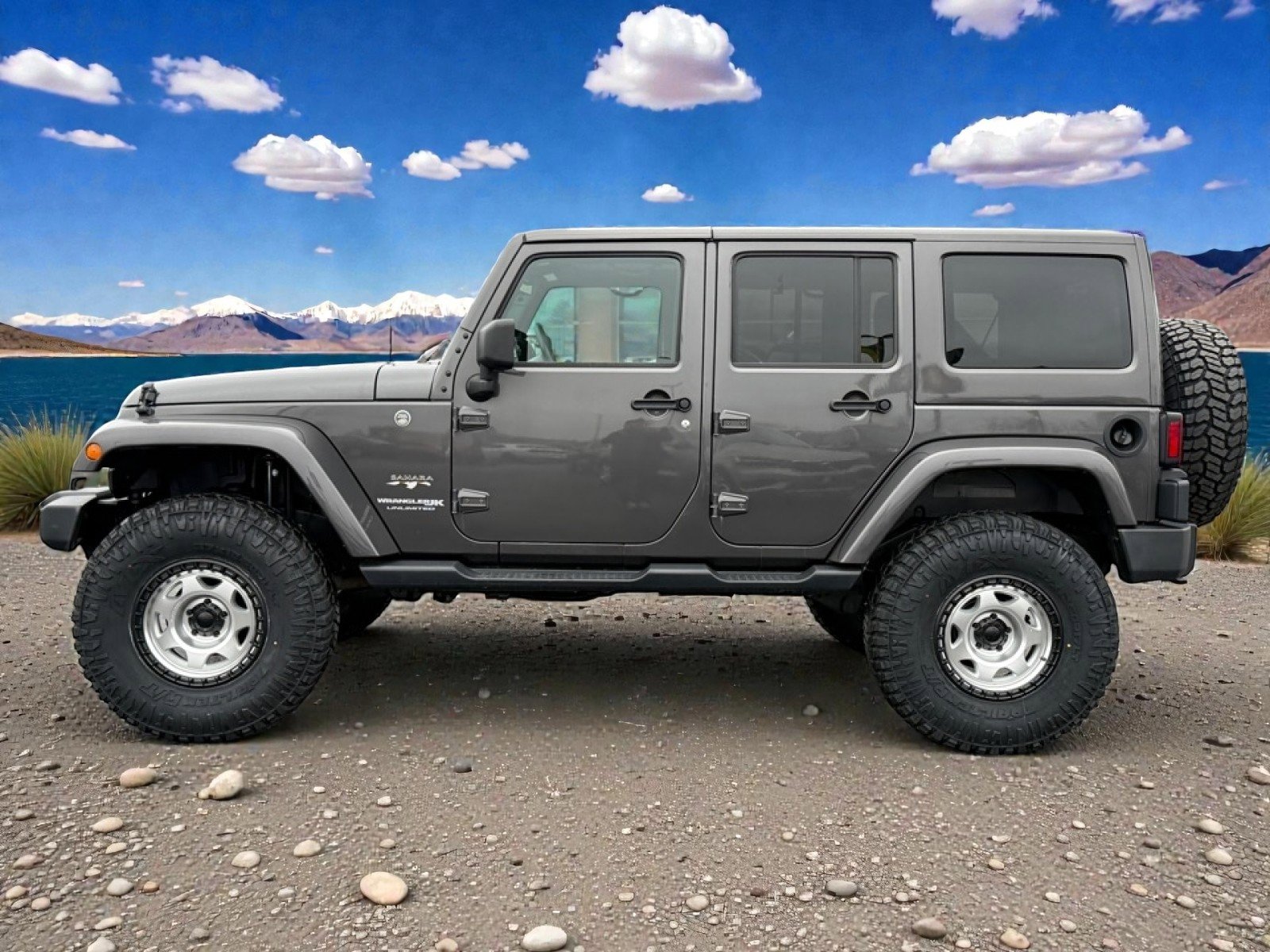 Used 2018 Jeep Wrangler Unlimited Sahara w/ Connectivity Group image 5