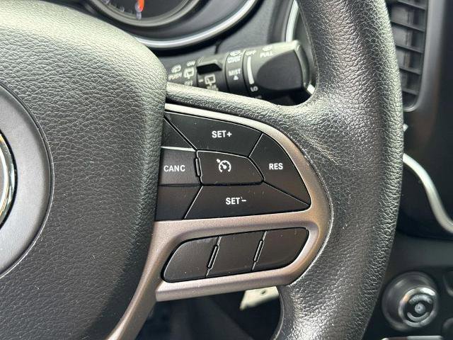 Used 2019 Jeep Cherokee Latitude w/ Popular Appearance Group image 11