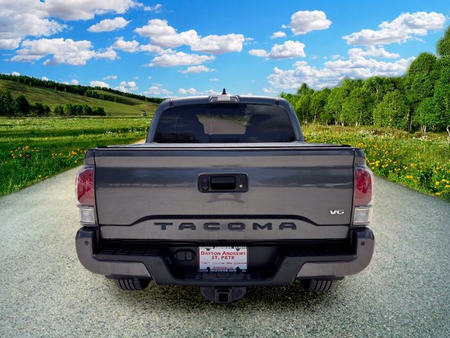 Used 2020 Toyota Tacoma TRD Sport w/ TRD Premium Sport Package AWD/4WD image 5