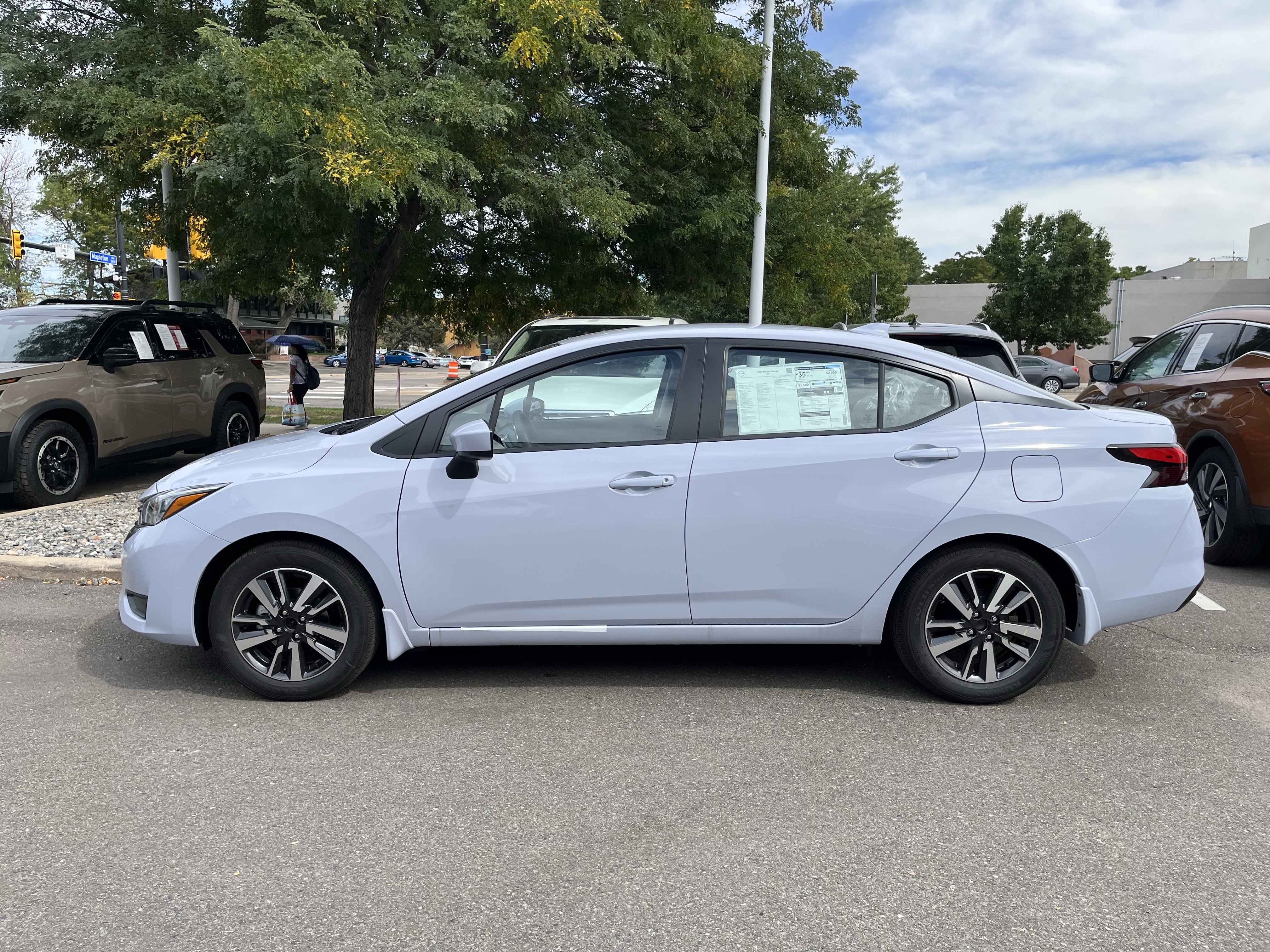 New 2025 Nissan Versa SV w/ Trunk Package FWD image 5