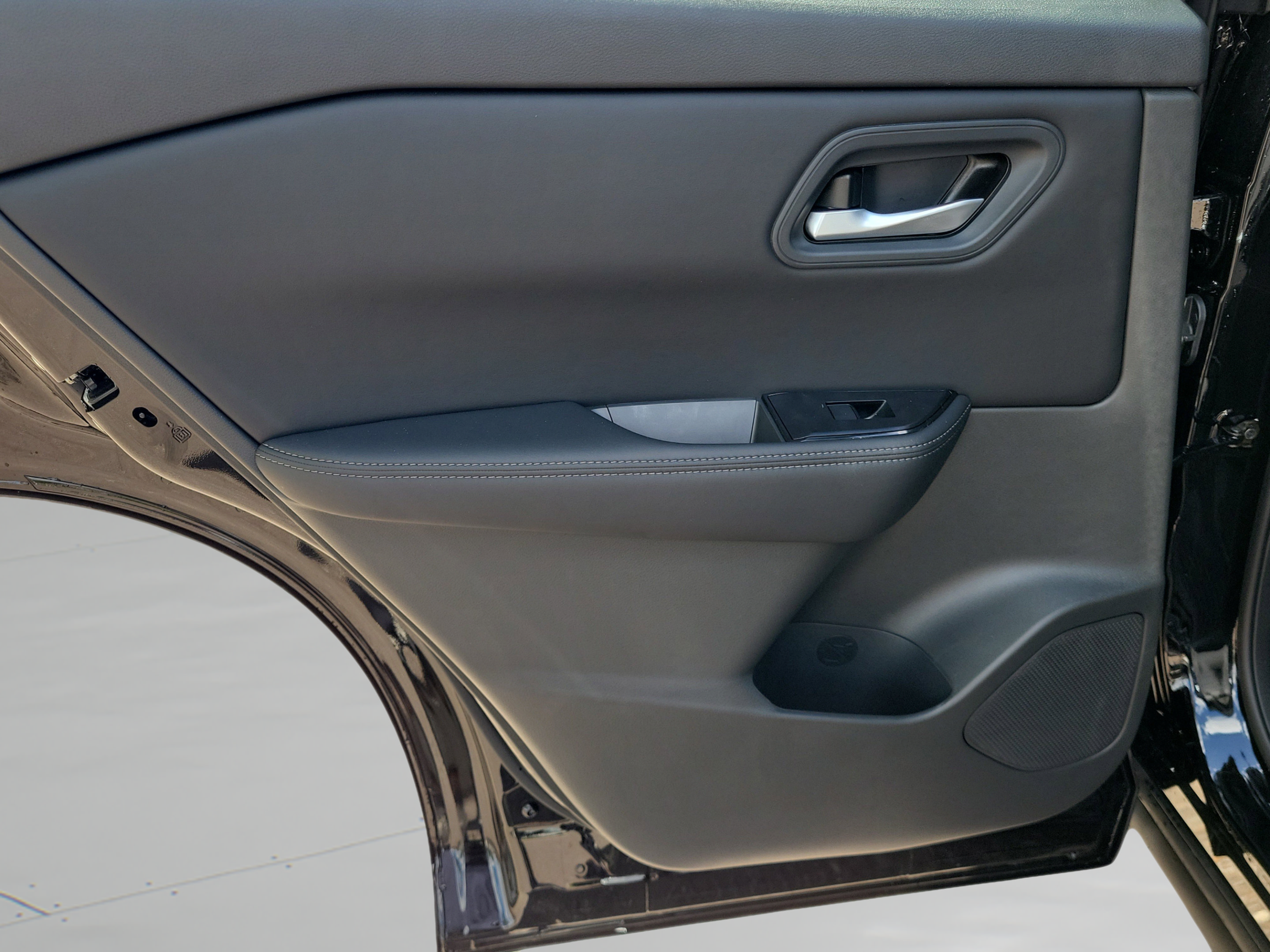 New 2026 Nissan Rogue SV FWD image 8