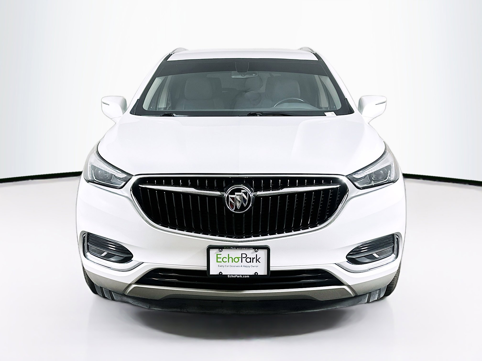 Used 2020 Buick Enclave Essence image 2
