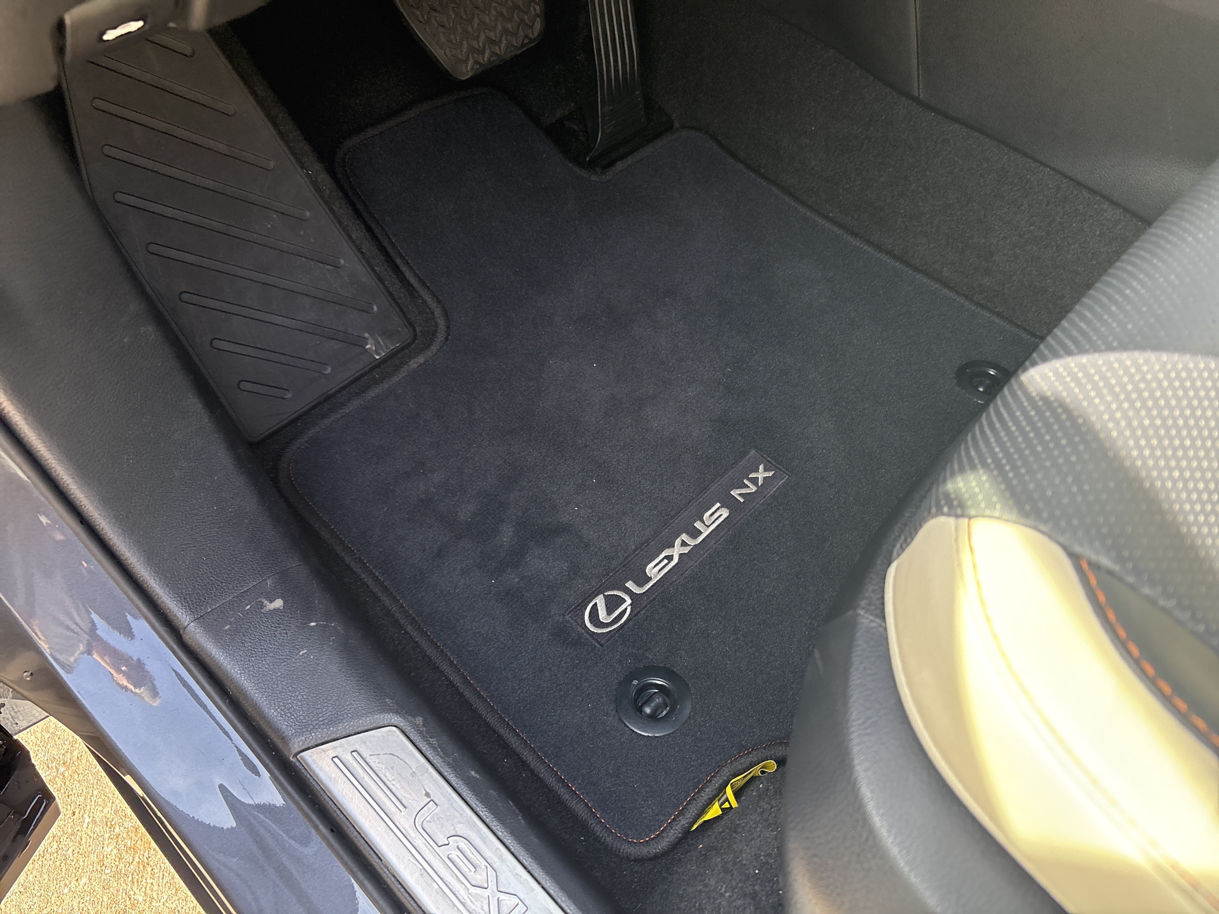 Used 2023 Lexus NX 250 FWD w/ Towing Package (2000 Lbs) image 19