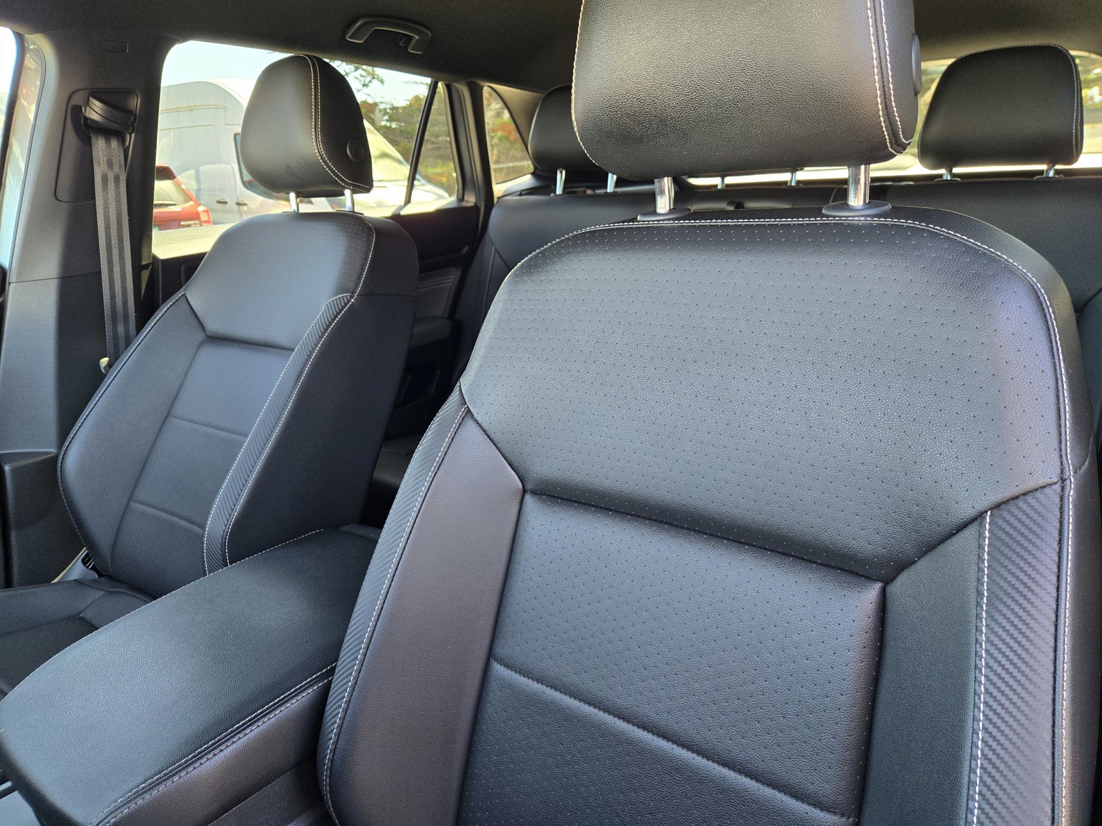 Used 2021 Volkswagen Atlas Cross Sport SE w/ Luggage Net & Mats Package AWD/4WD image 15