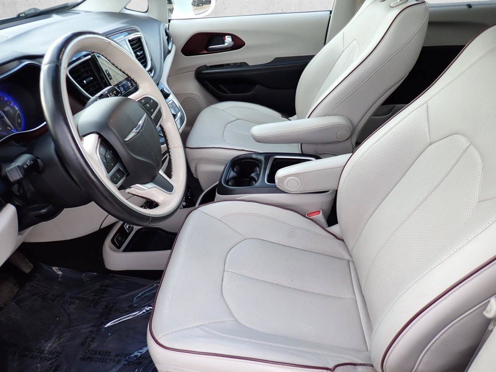 Used 2020 Chrysler Pacifica Limited FWD image 14