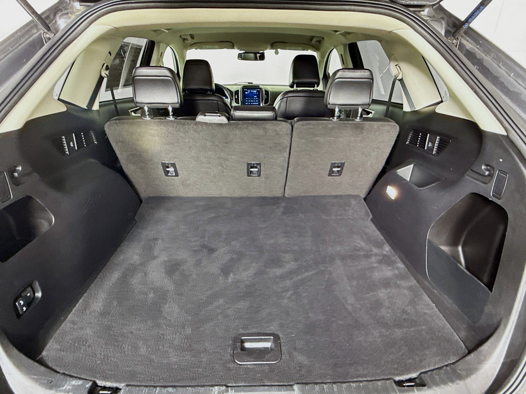 Used 2024 Ford Edge SEL AWD/4WD image 32