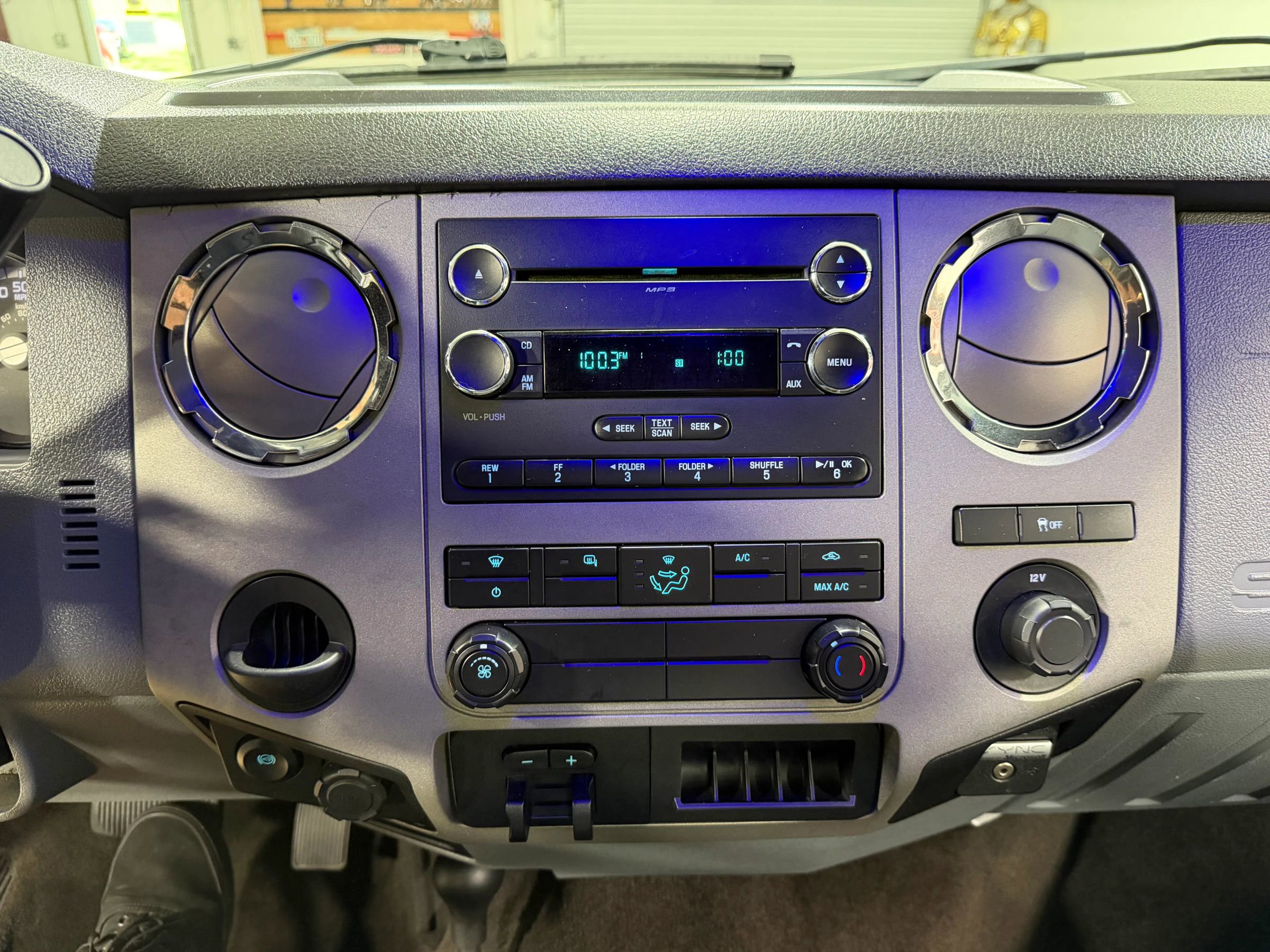 Used 2015 Ford F350 XLT AWD/4WD image 22
