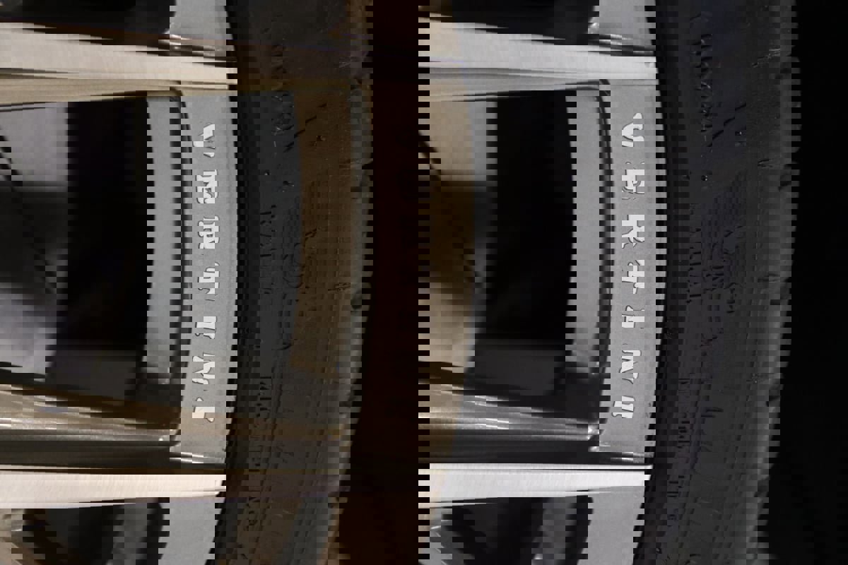 Used 2006 Aston Martin DB9 Coupe RWD image 24