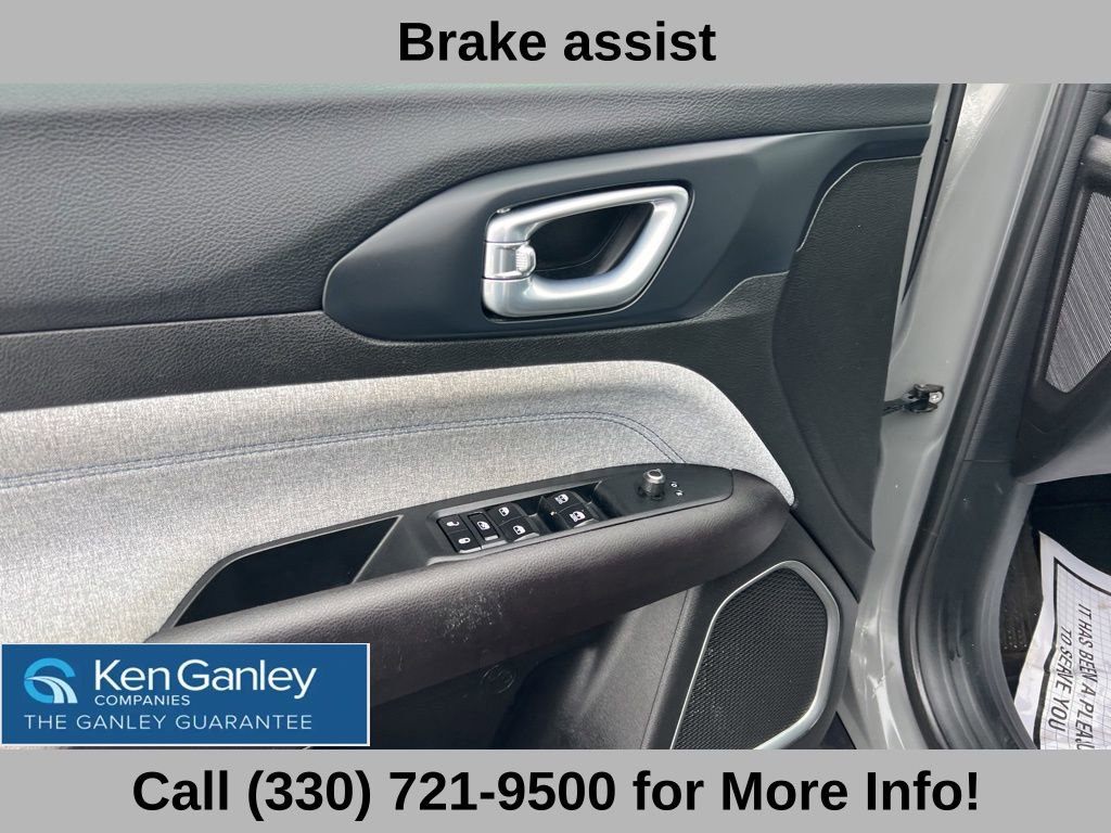 Used 2023 Jeep Compass Latitude image 26