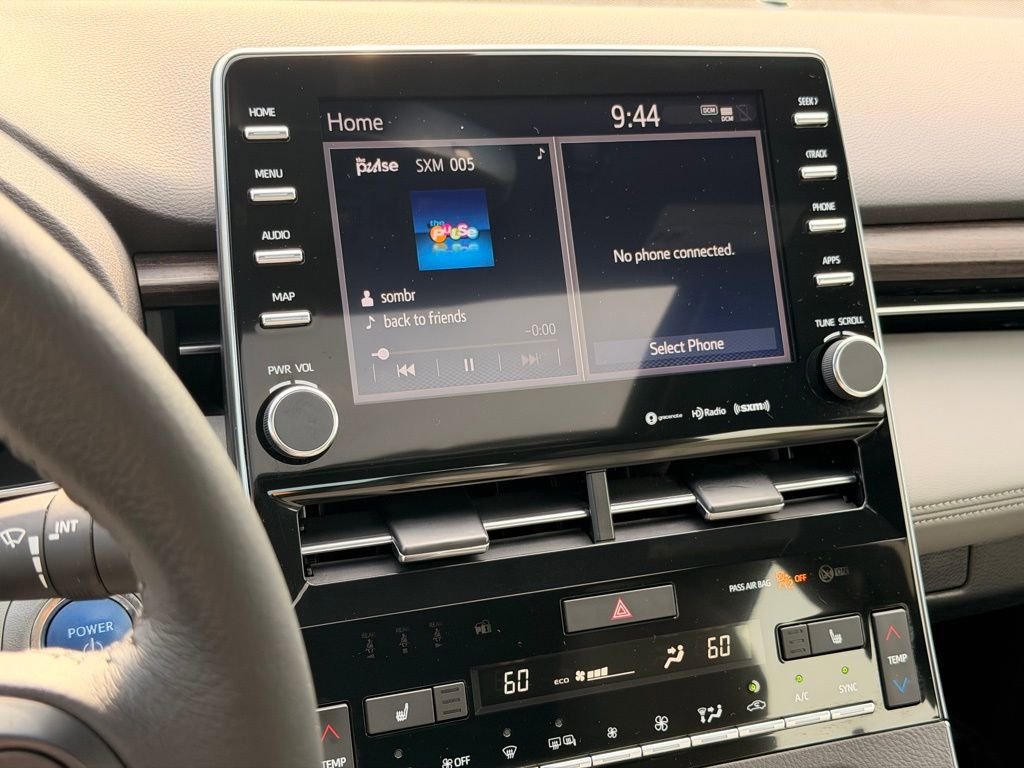 Used 2021 Toyota Avalon XLE w/ Moonroof Package FWD image 30