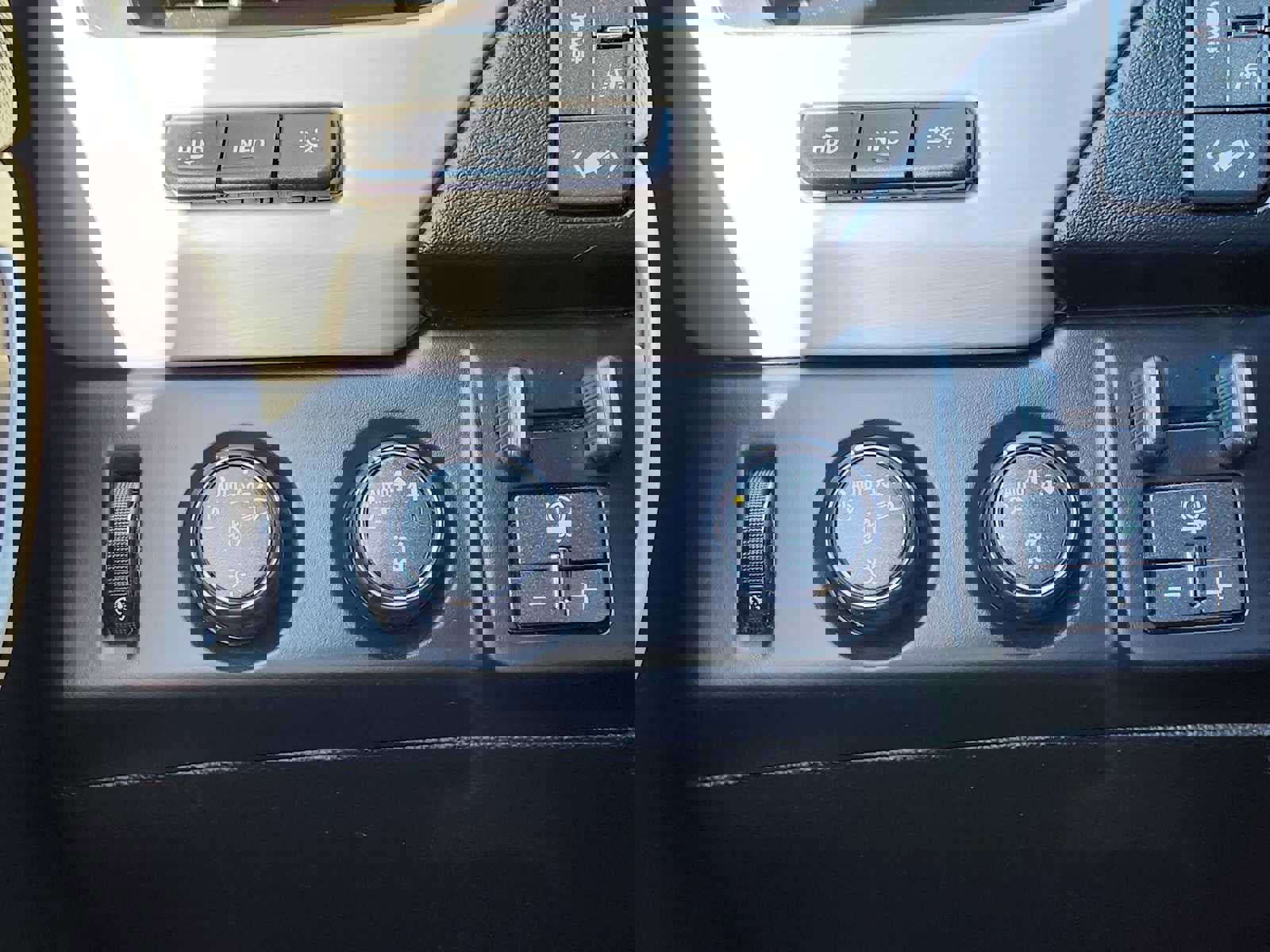 Used 2019 GMC Yukon XL Denali image 24