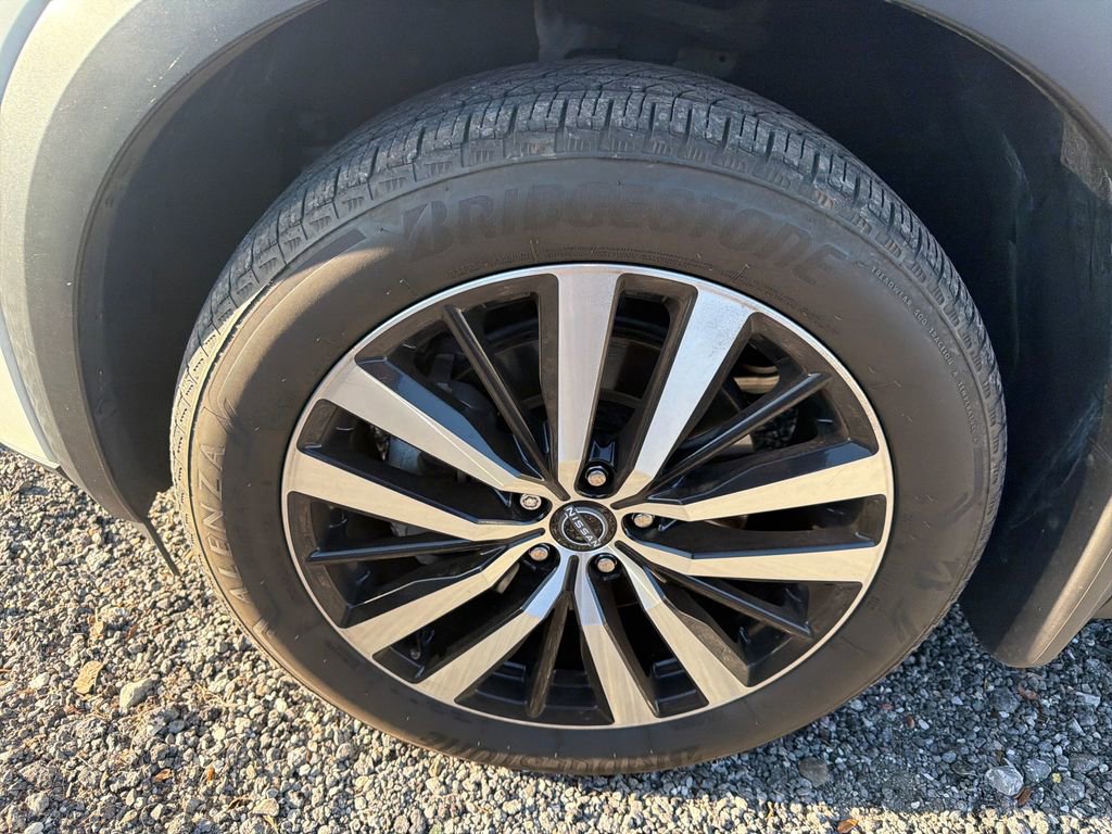 Used 2024 Nissan Pathfinder Platinum image 12