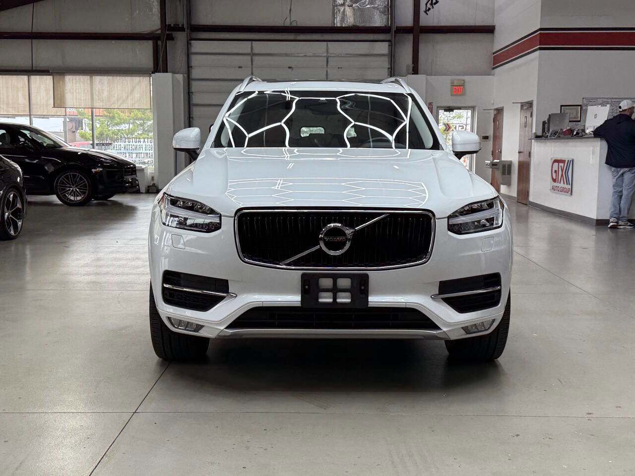 Used 2016 Volvo XC90 T6 Momentum w/ Momentum Plus Package image 4