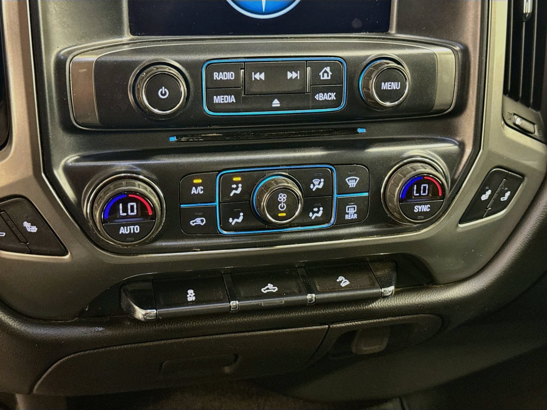 Used 2018 Chevrolet Silverado 1500 LT w/ All Star Edition AWD/4WD image 16