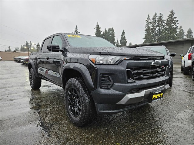 Used 2023 Chevrolet Colorado Trail Boss image 2