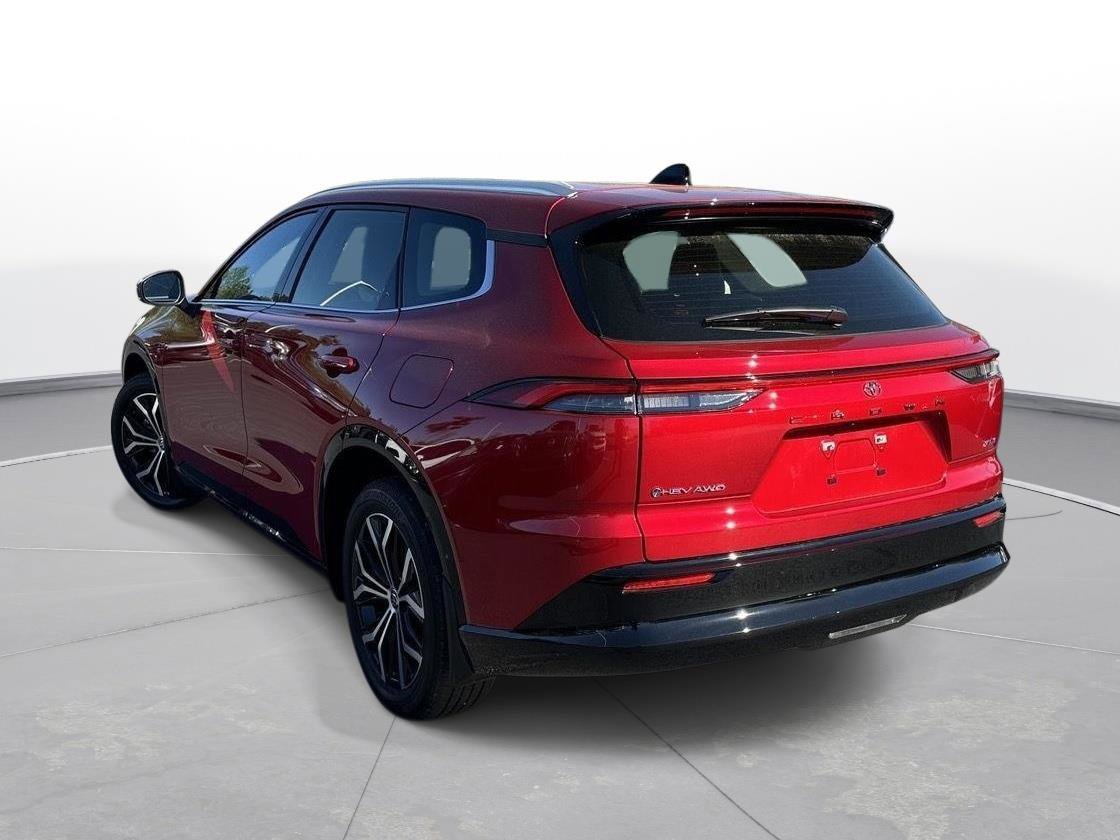 Certified 2025 Toyota Crown Signia image 9