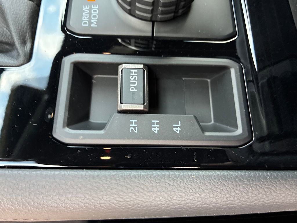 New 2026 Toyota Tundra Limited AWD/4WD image 38