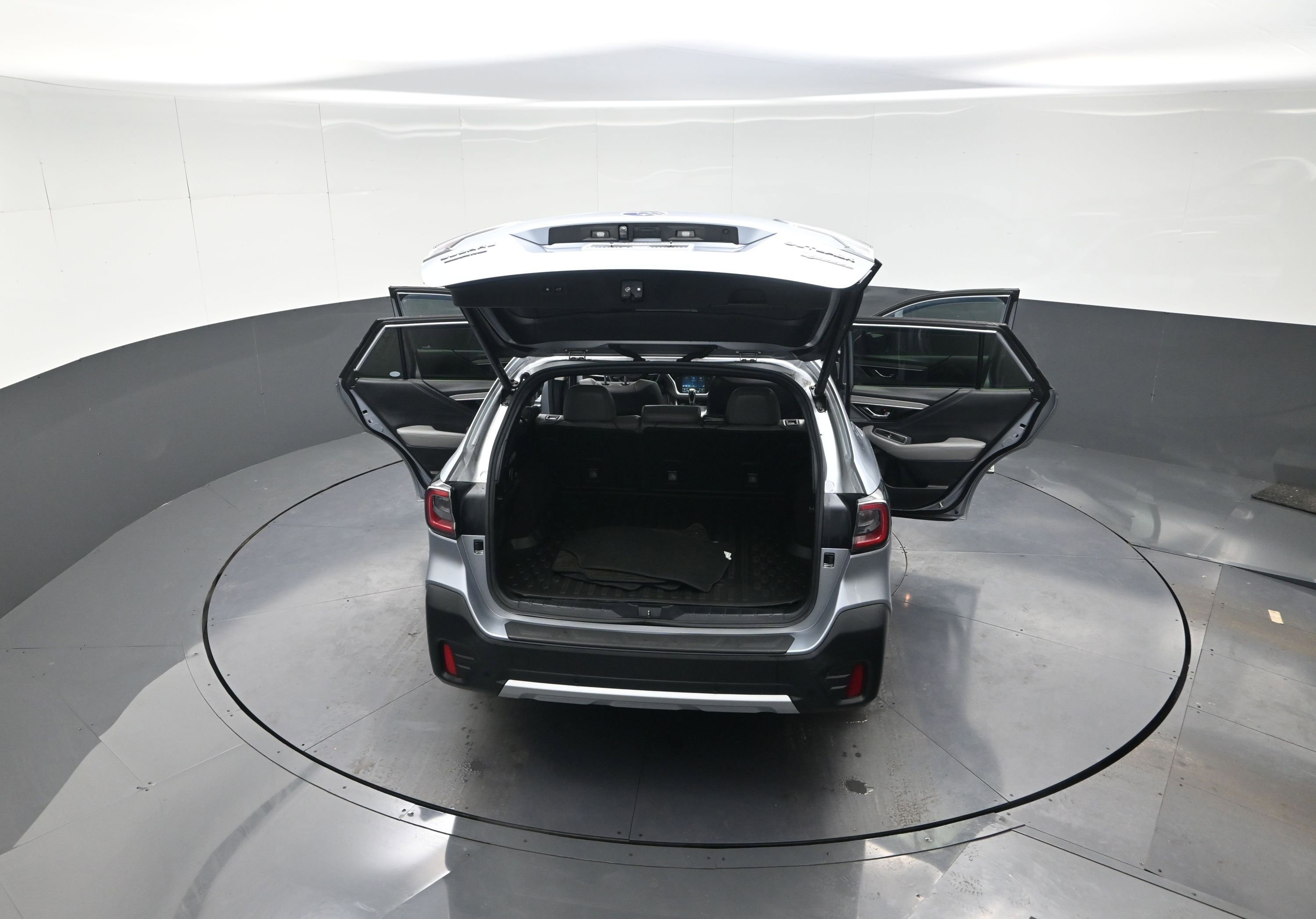 Used 2020 Subaru Outback Limited image 13