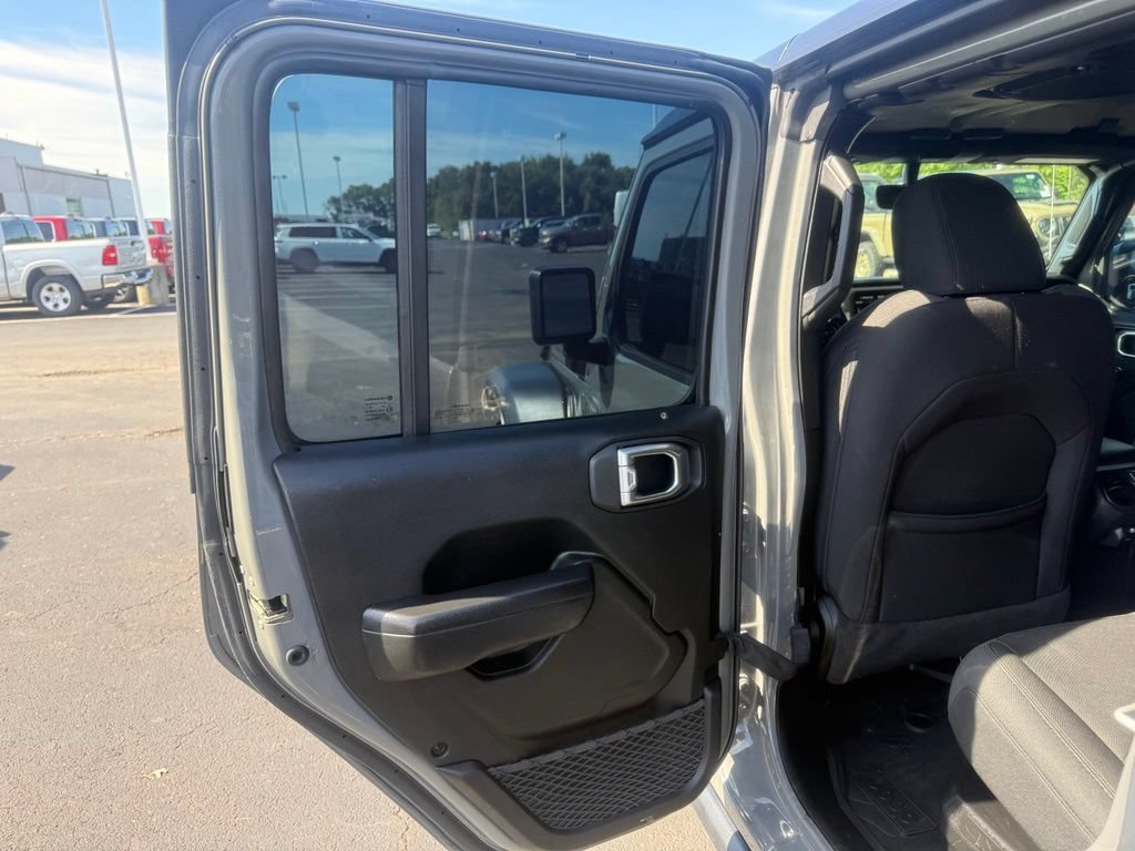 Used 2023 Jeep Wrangler Unlimited w/ Cold Weather Group AWD/4WD image 38