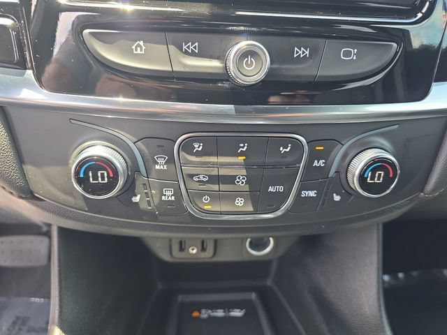 Used 2023 Chevrolet Traverse LT FWD image 26