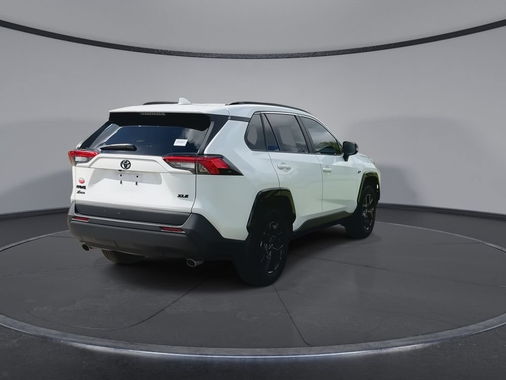 Used 2025 Toyota RAV4 XLE FWD image 8