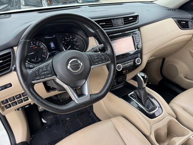 Used 2017 Nissan Rogue SL w/ SL Premium Package image 3