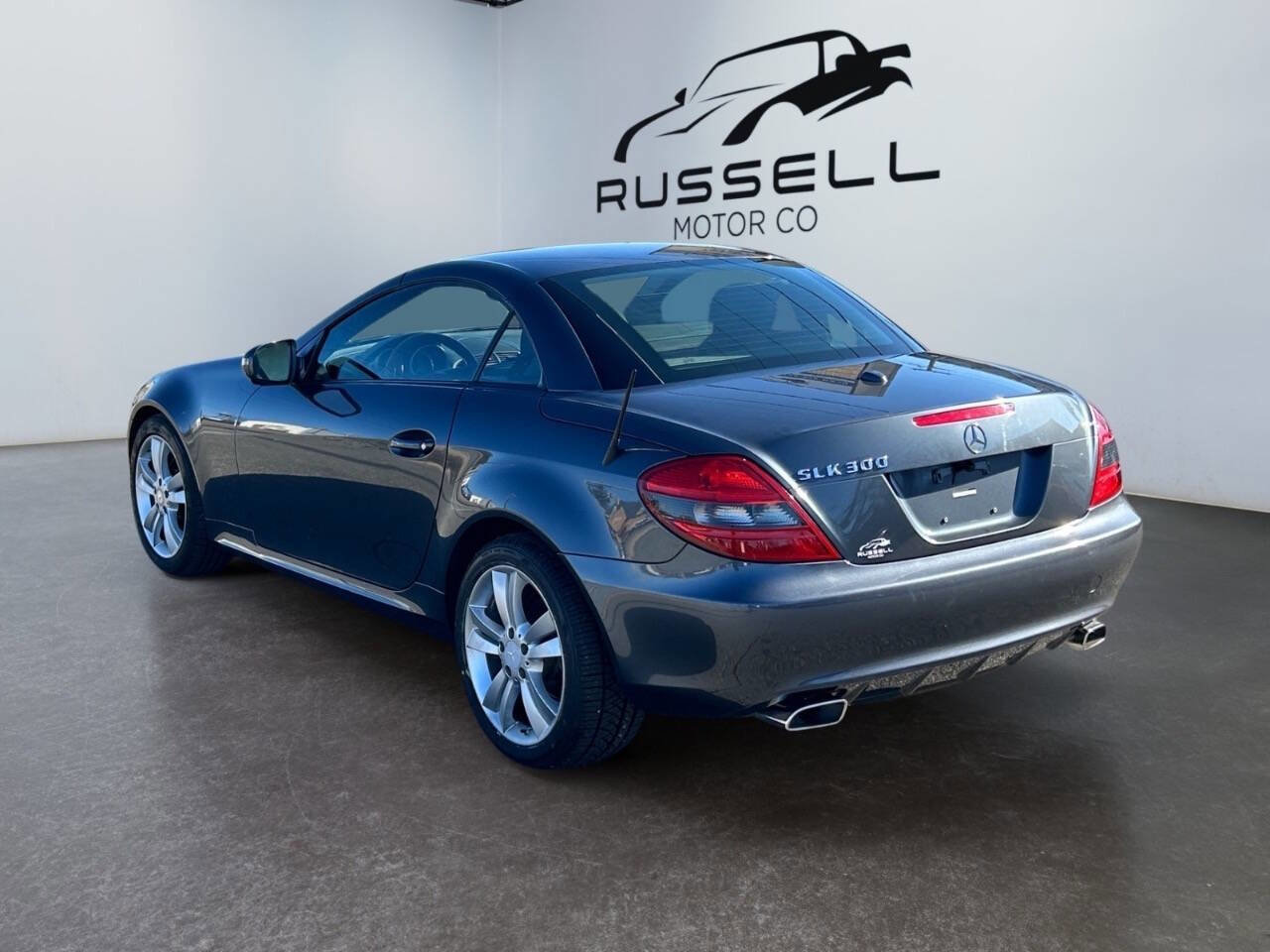 Used 2010 Mercedes-Benz SLK 300 image 3
