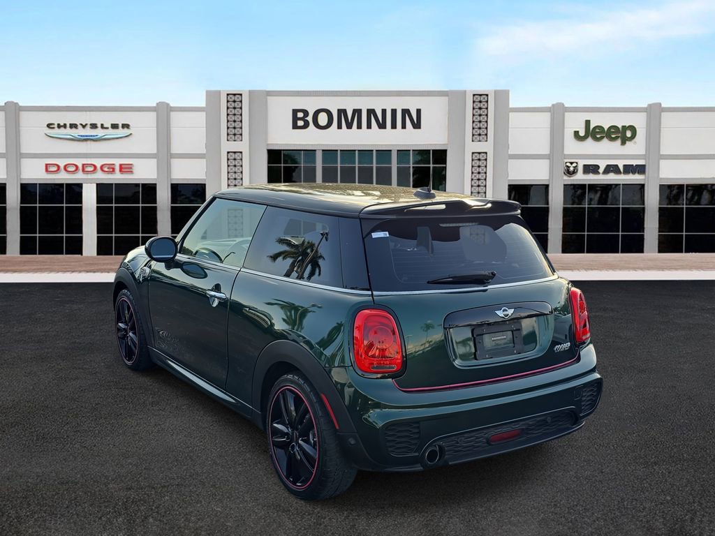 Used 2016 MINI Cooper 2-Door Hardtop image 4