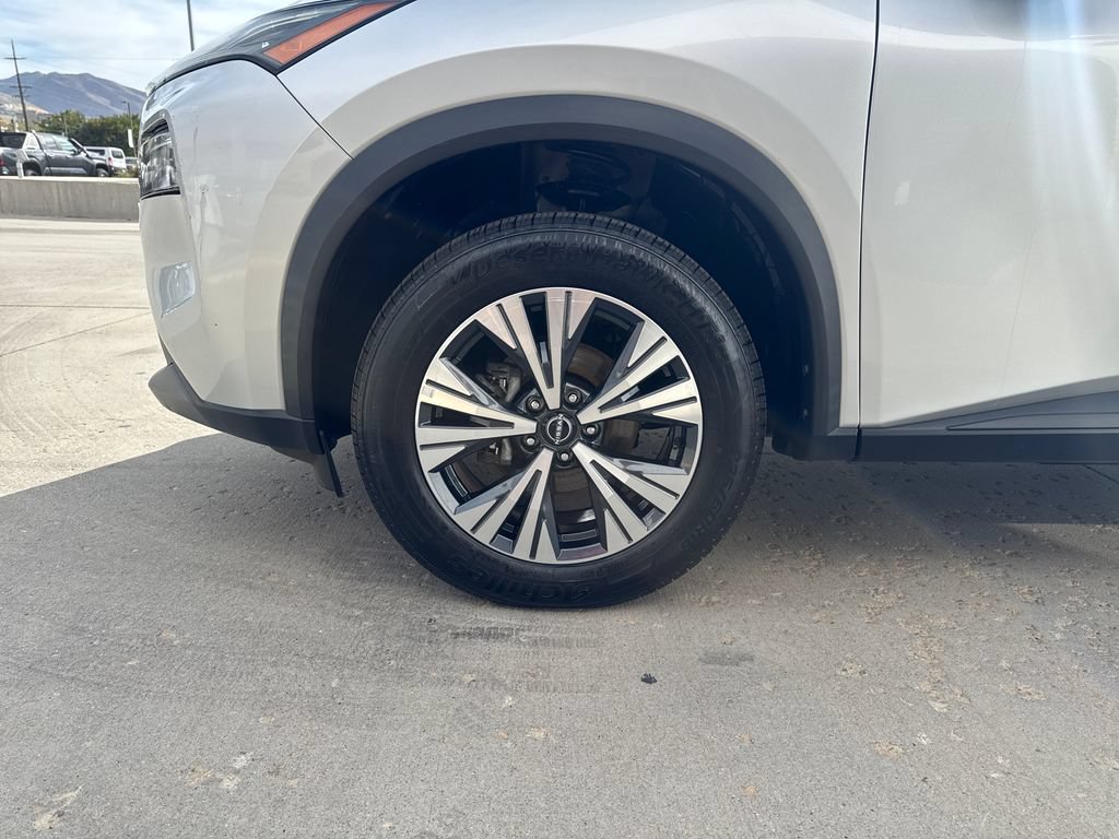 Used 2022 Nissan Rogue SV AWD/4WD image 27