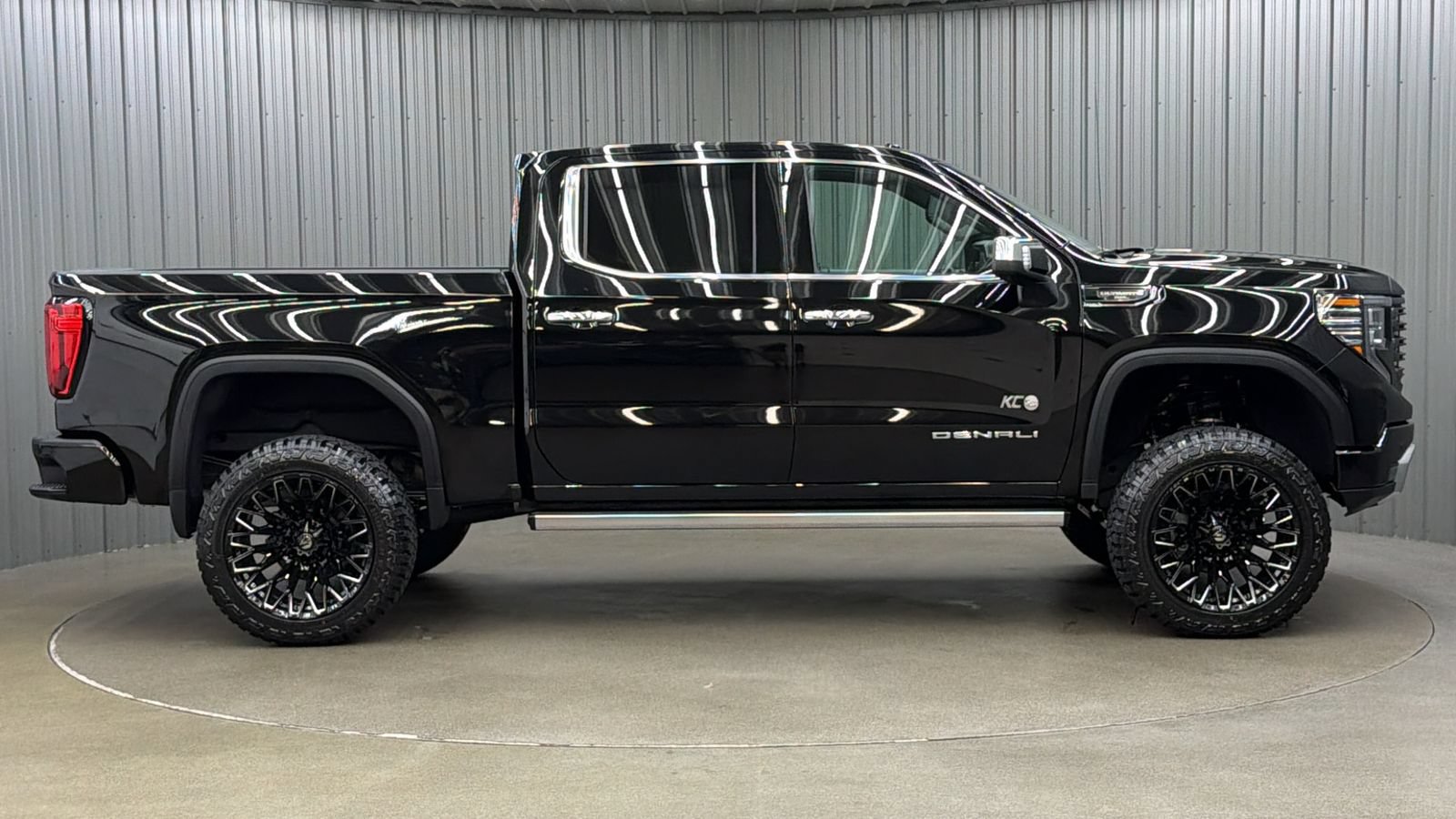 Used 2026 GMC Sierra 1500 Denali Ultimate AWD/4WD image 6